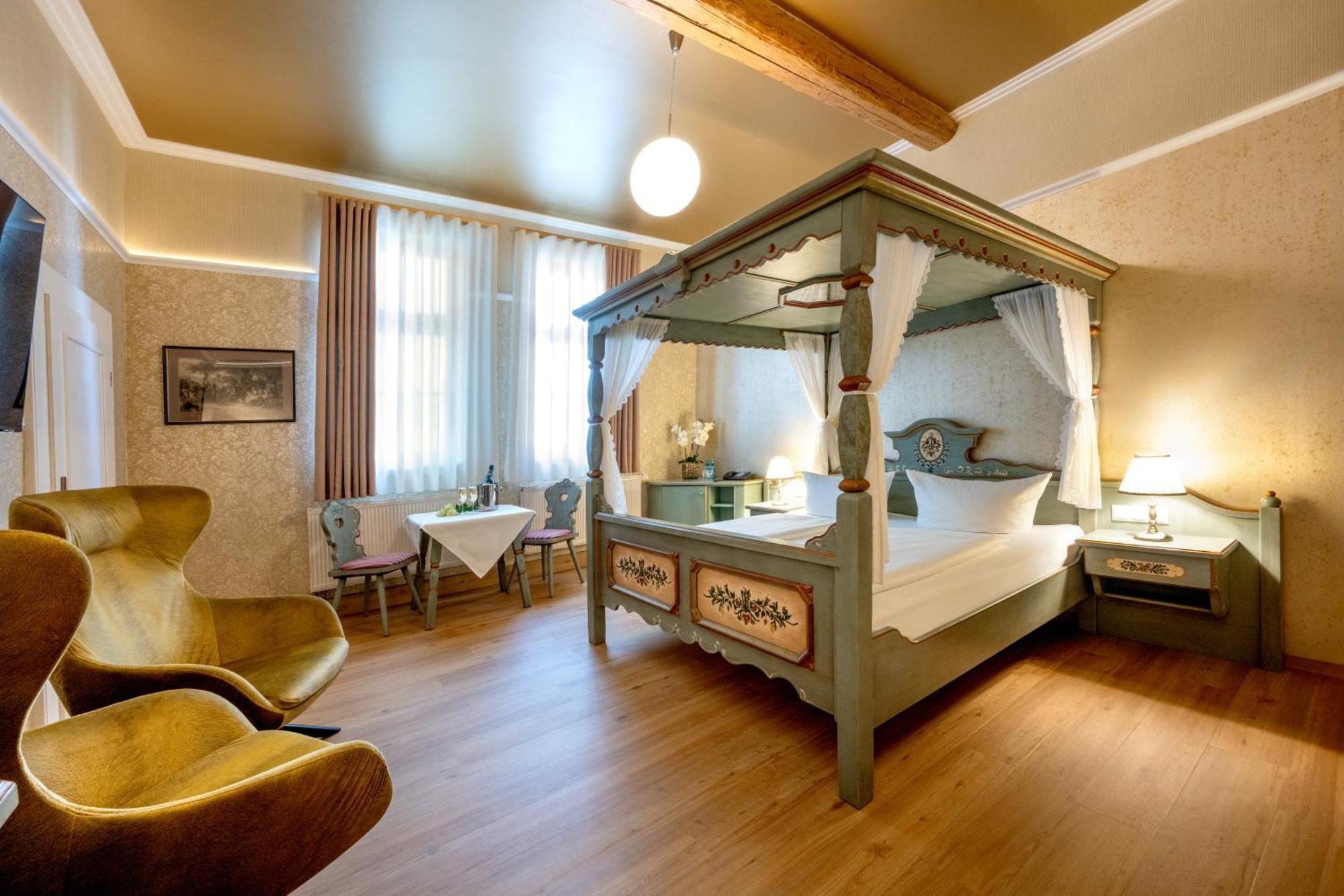 Hotel Schwarzer Baer 4*